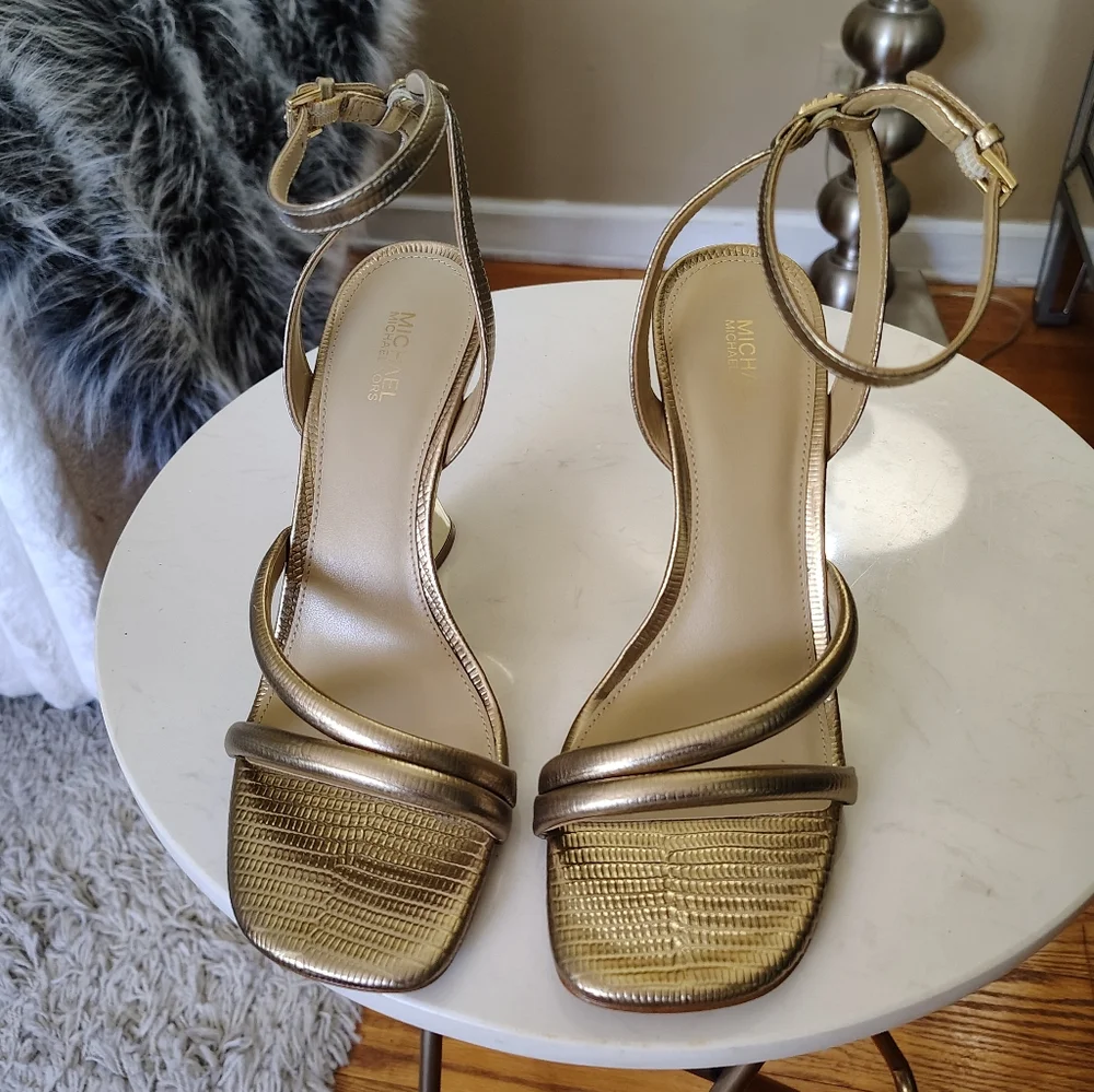 🆕⭐ Micheal Kors Gold Wedge Sandals
